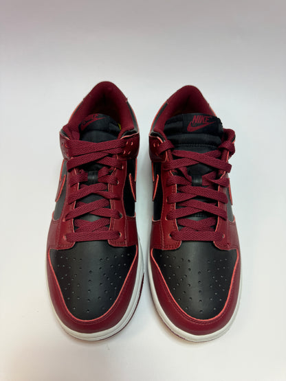 Nahaufnahme der Zunge – Tongue Tag mit Volt-farbenem Innenfutter des Schuhs