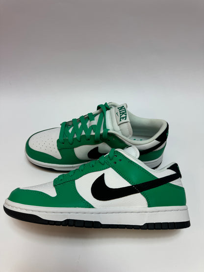 Nike Dunk Low SE Lottery rechte Außenseite mit weißem Leder-Base