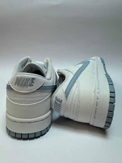 Detailansicht der Rückseite – Laufsohle in Light Armory Blue Akzentfarbe