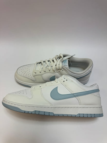 Nike Dunk Low White/Light Armory Blue rechte Außenseite mit weißem Lederupper
