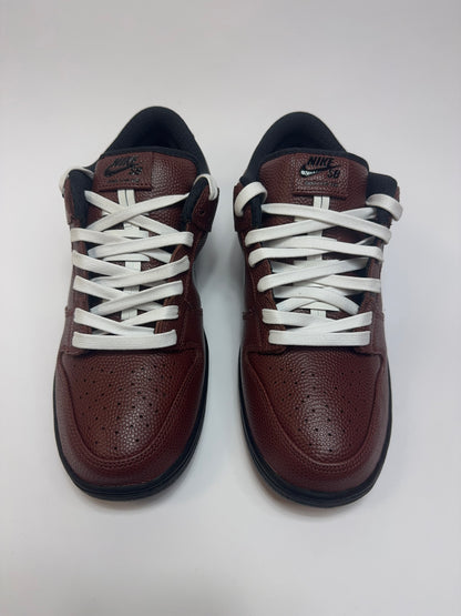 Nahaufnahme der Zunge – Tongue Tag mit Chrome Swoosh Outline und reflektierenden 3M Details