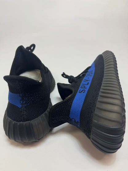 Detailansicht der Rückseite – Fersenlasche mit dezenter Kontrastkante