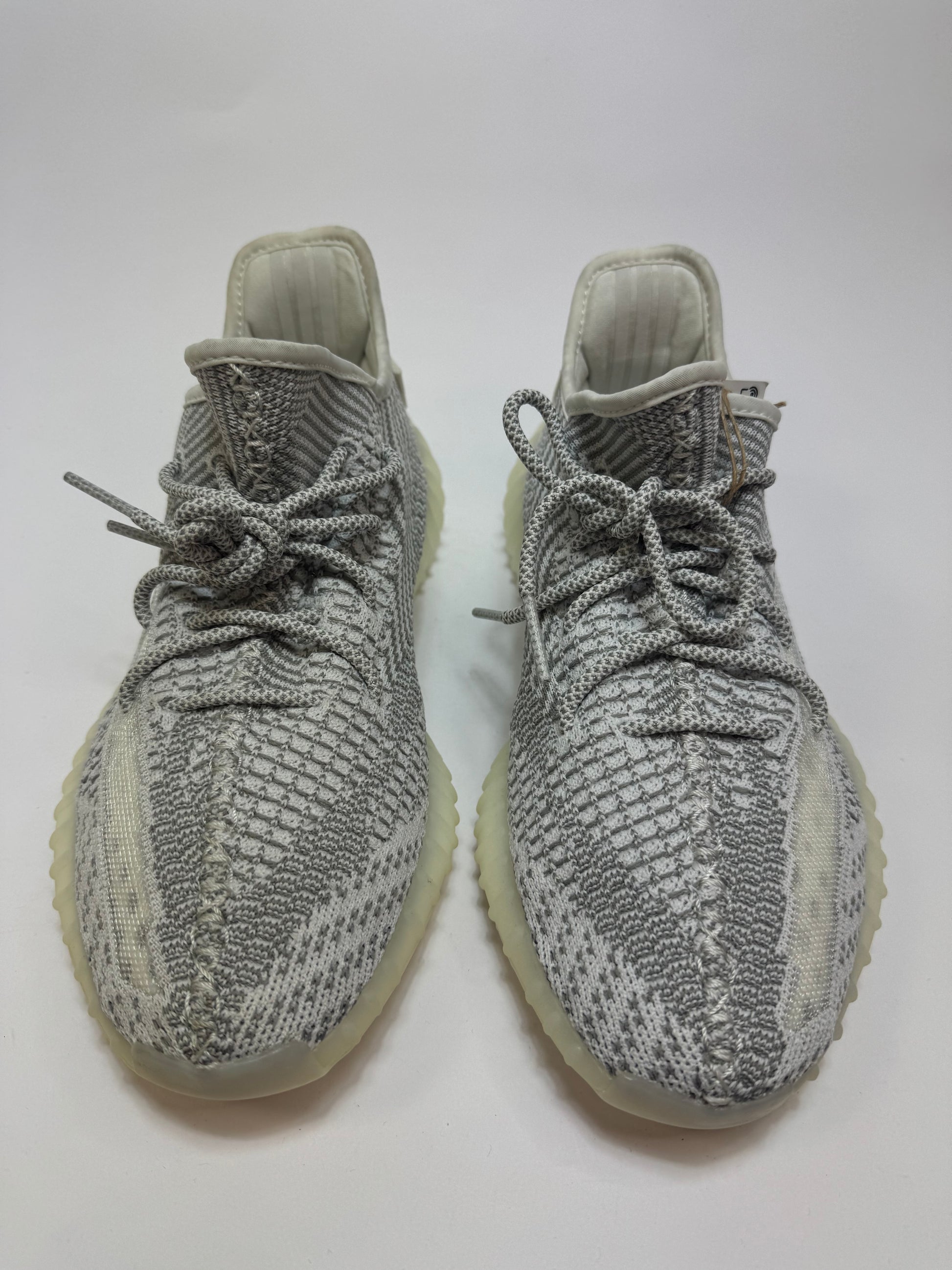 Nahaufnahme der Zunge – Modellcode EF2905 Label auf Tongue