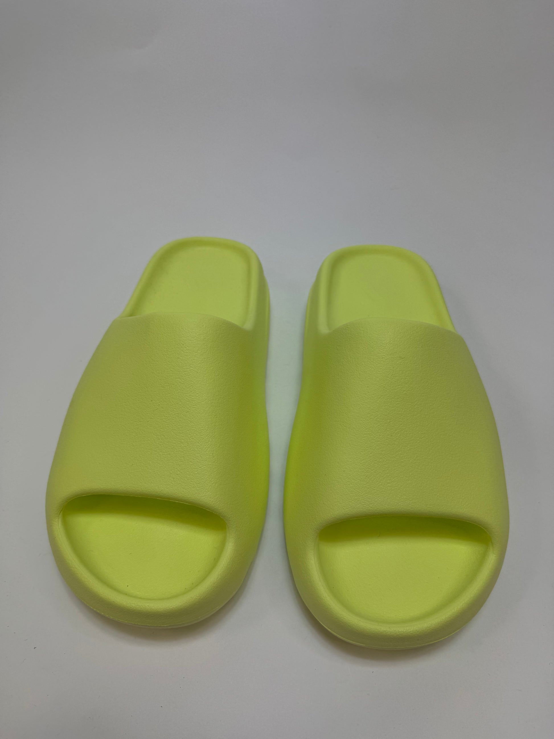 Nahaufnahme des Riemens – strukturierte Oberfläche mit feiner Textur in Glow Green